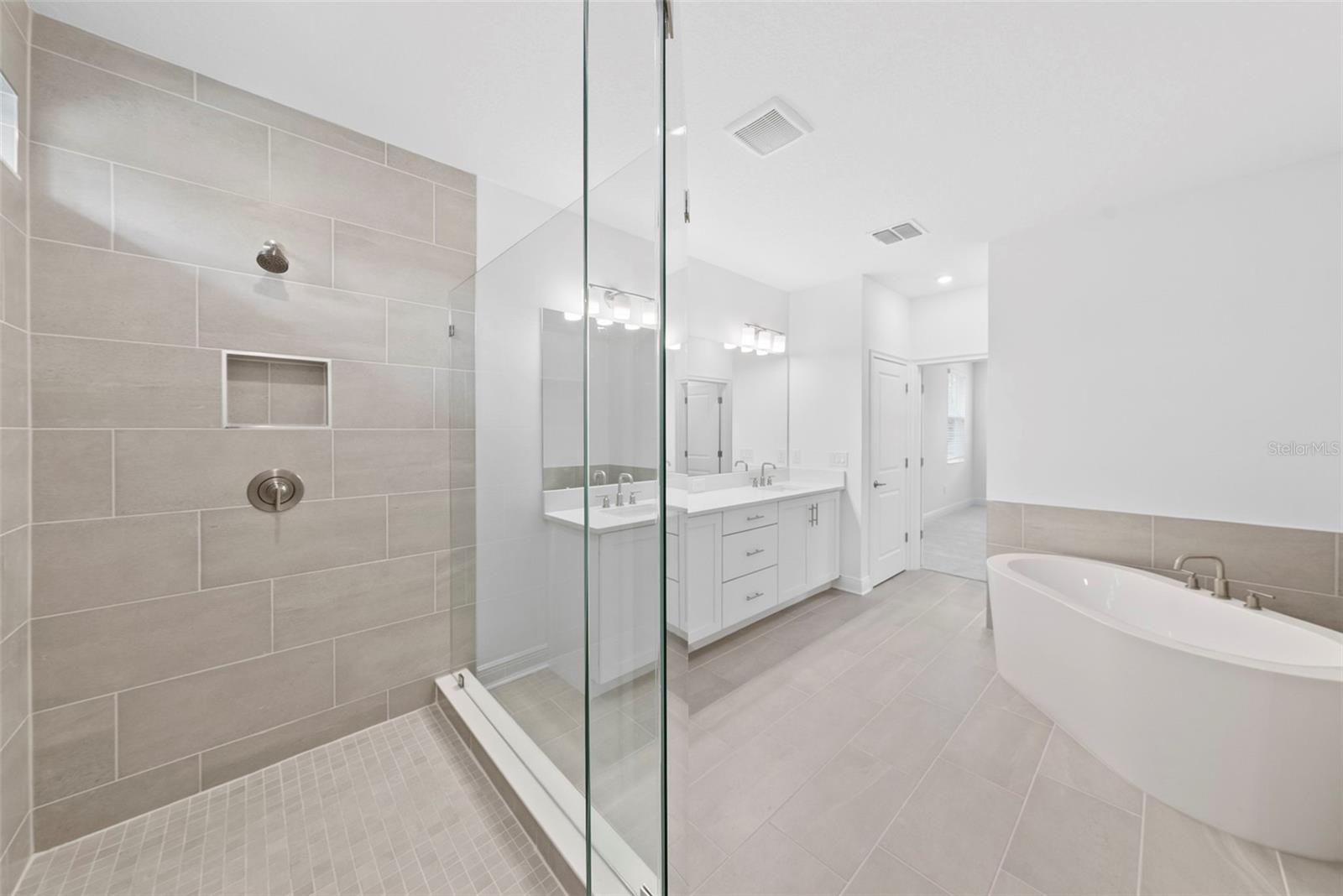 Image 25 of 41 For 6216 29th Street N