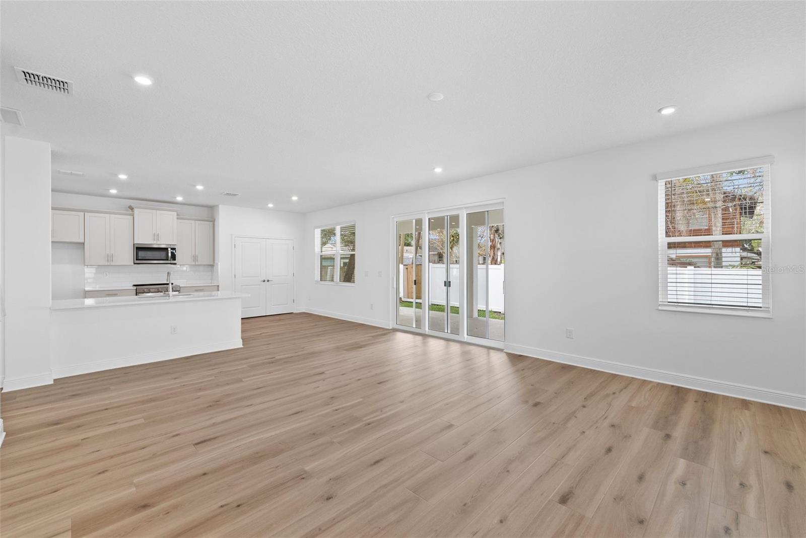 Image 5 of 41 For 6216 29th Street N