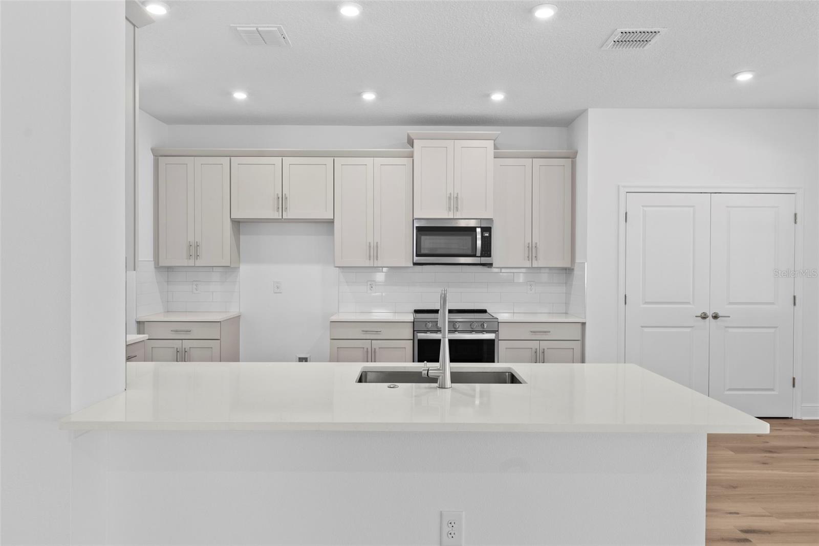 Image 8 of 41 For 6216 29th Street N