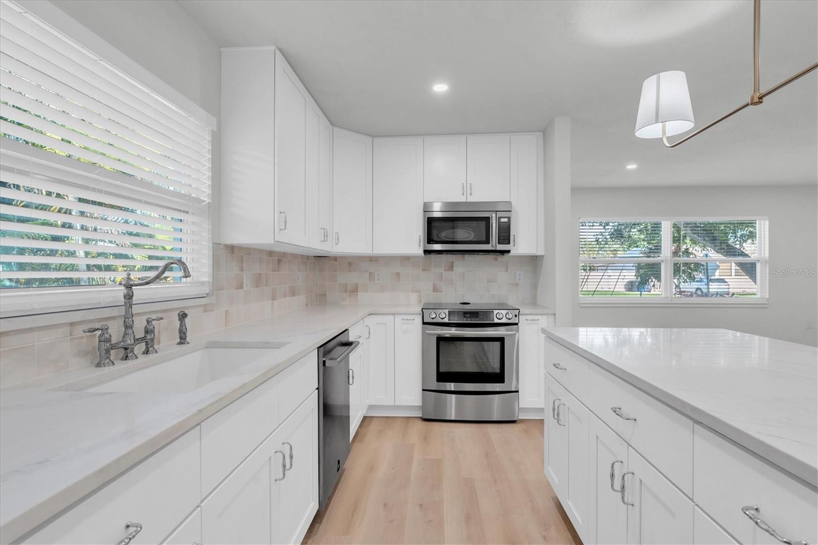 Listing photo id 9 for 1720 34th Avenue N