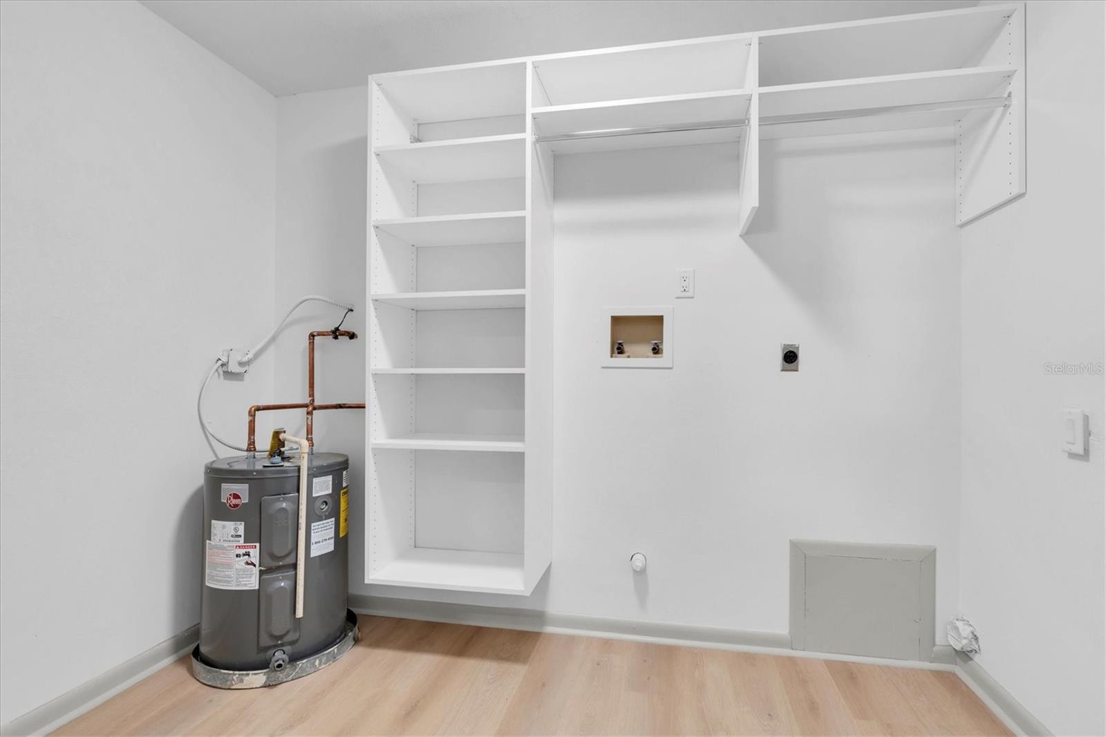 Listing photo id 12 for 1720 34th Avenue N