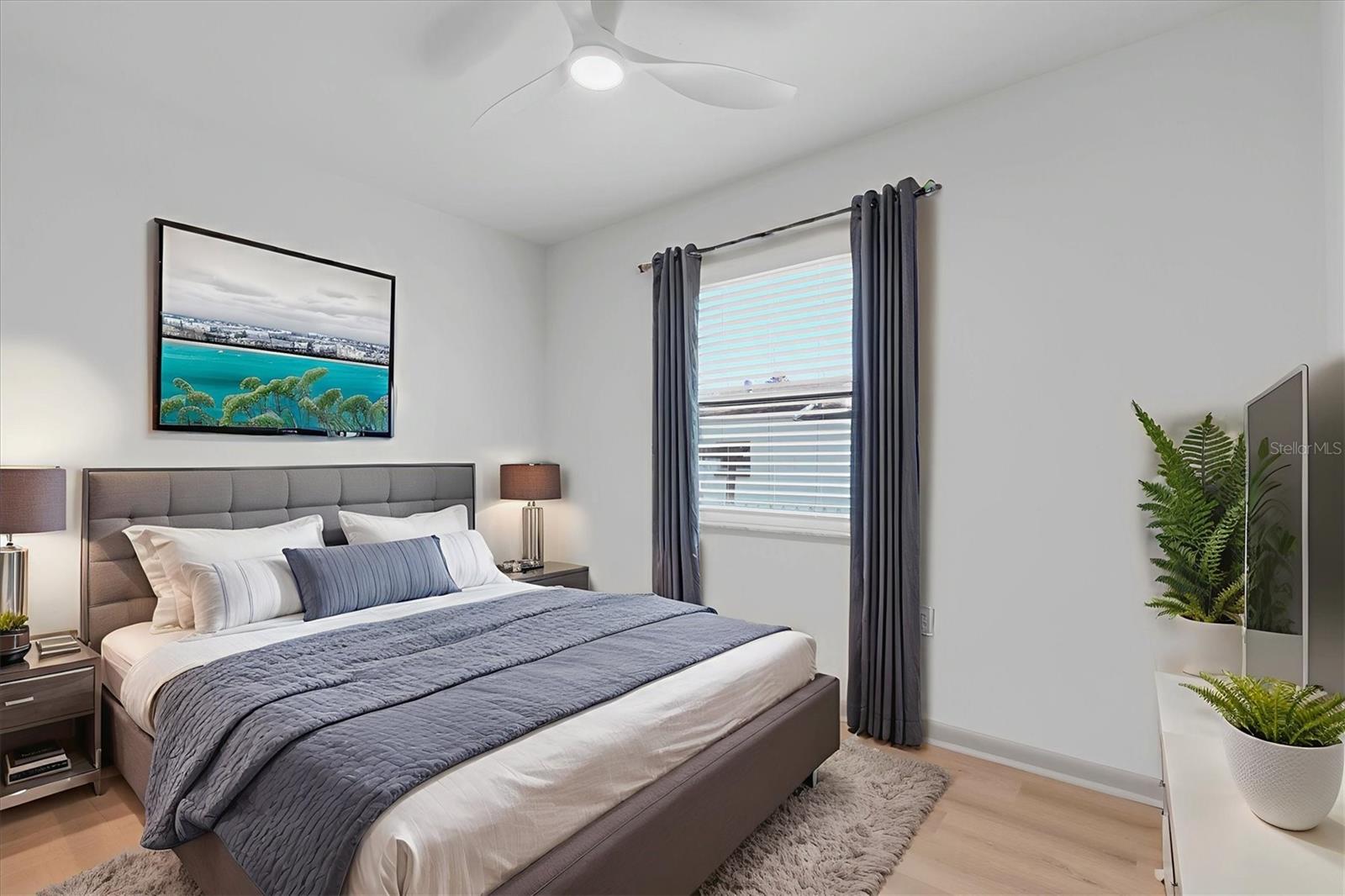 Listing photo id 15 for 1720 34th Avenue N