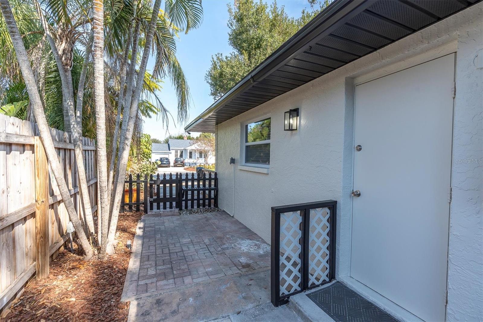 Listing photo id 20 for 1720 34th Avenue N