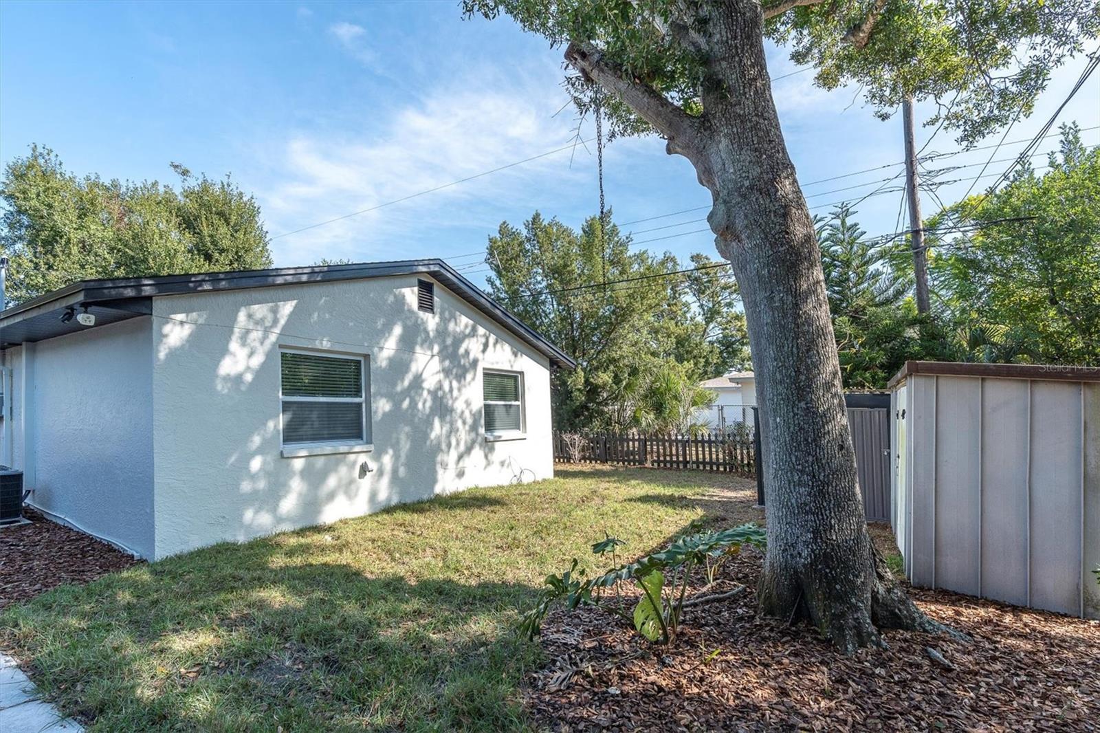 Listing photo id 22 for 1720 34th Avenue N