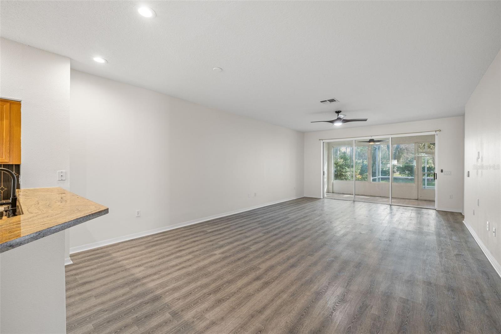 Image 12 of 34 For 19015 Callaway Court 37