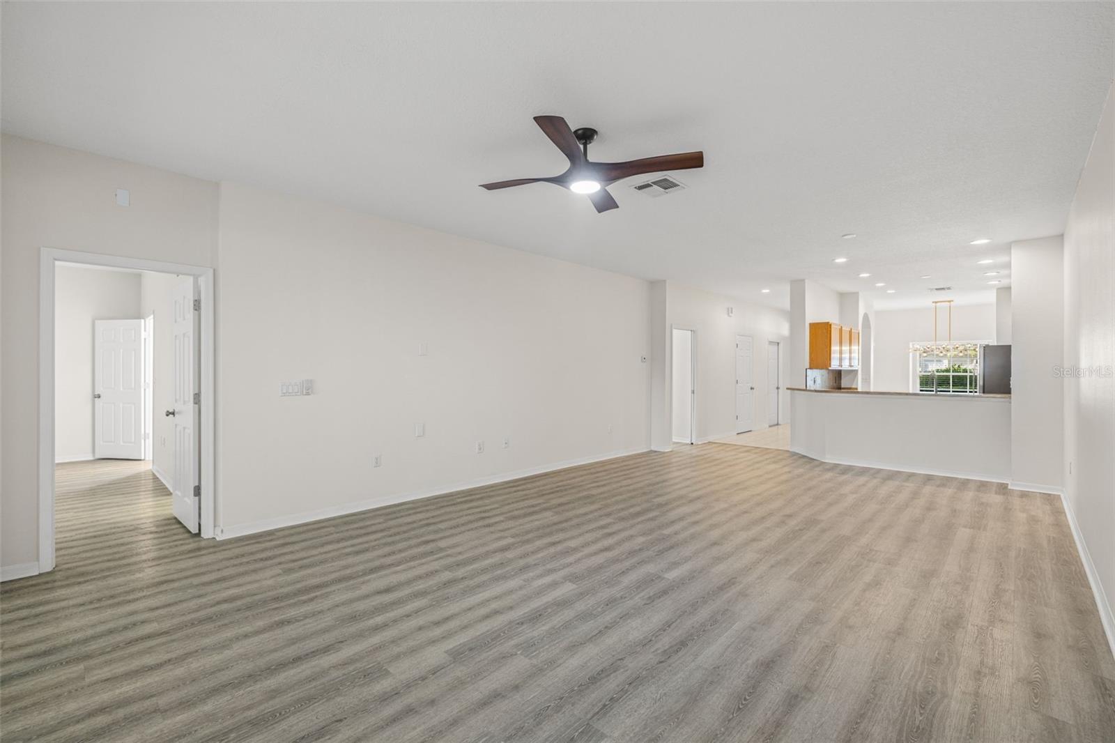 Image 15 of 34 For 19015 Callaway Court 37