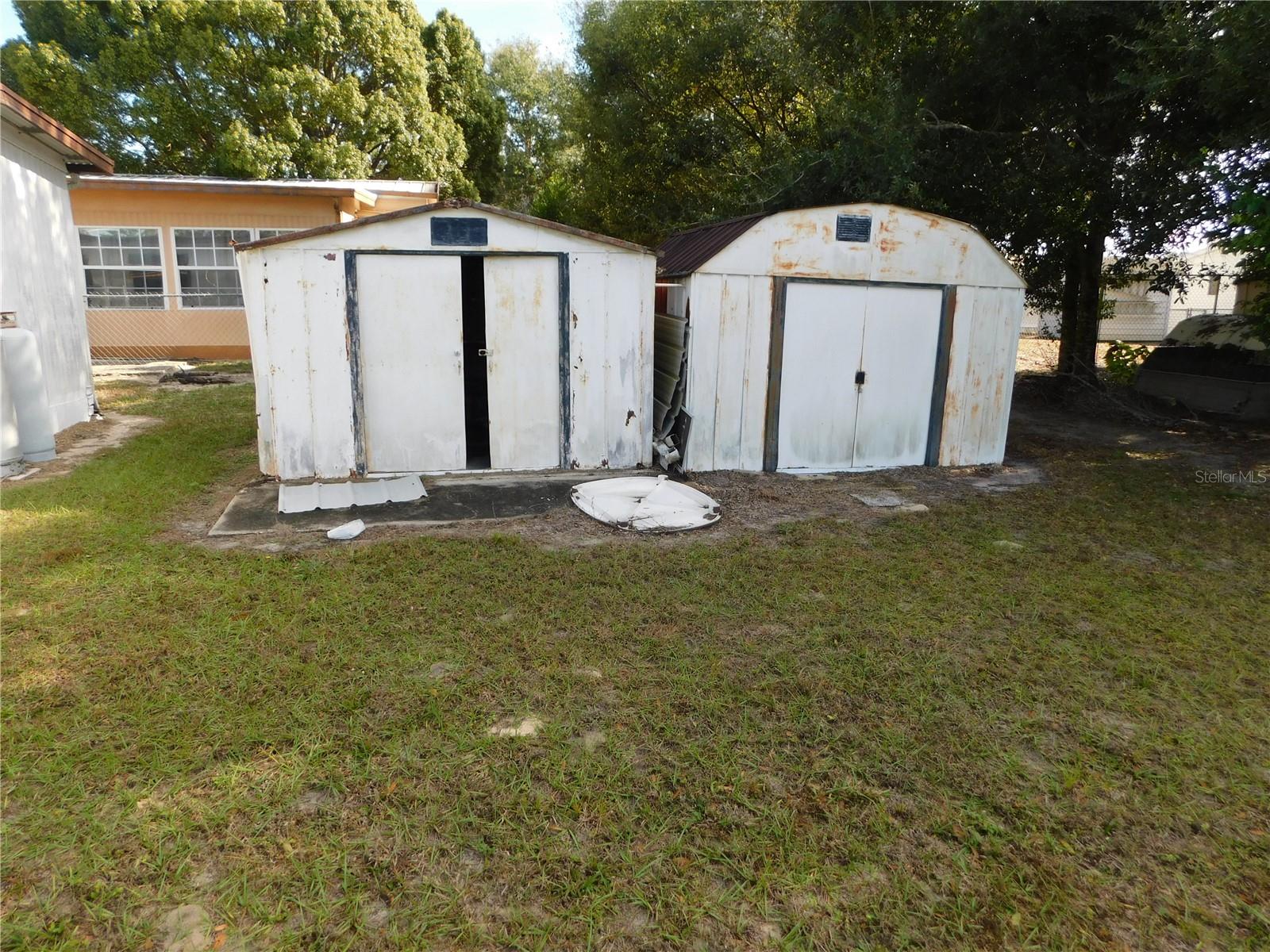 Listing photo id 3 for 34912 Hawkiowa Road