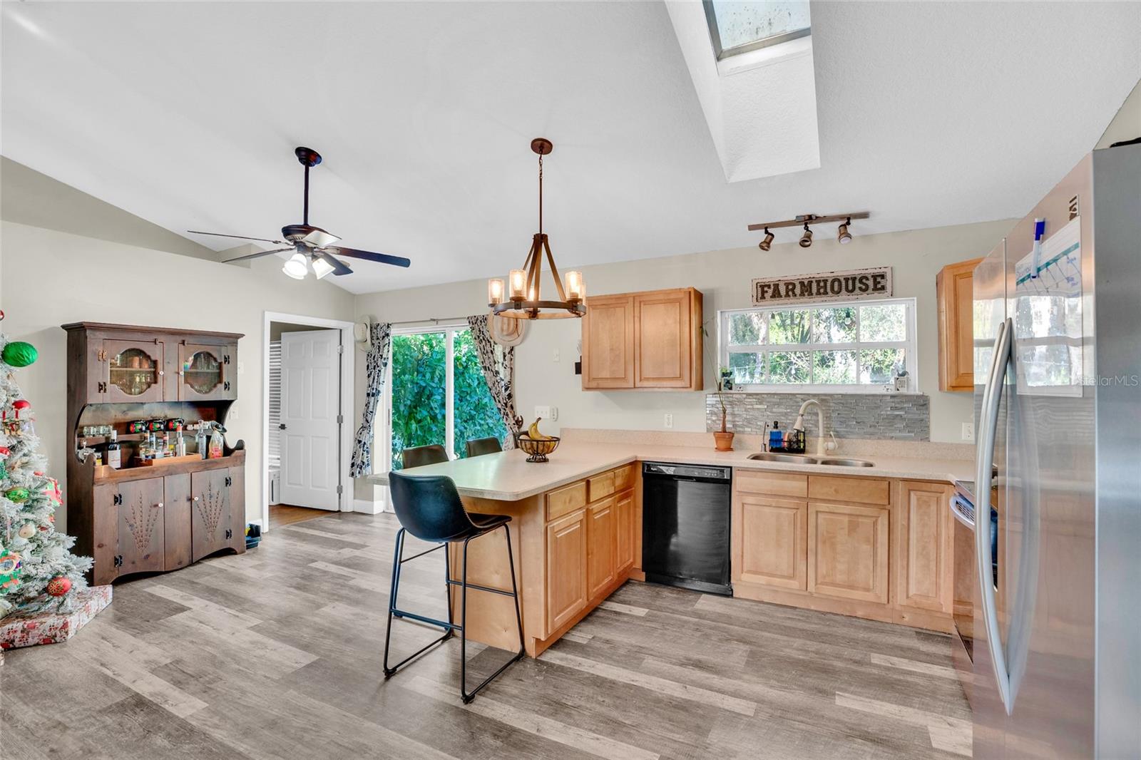 Image 10 of 30 For 6413 Peterson Road