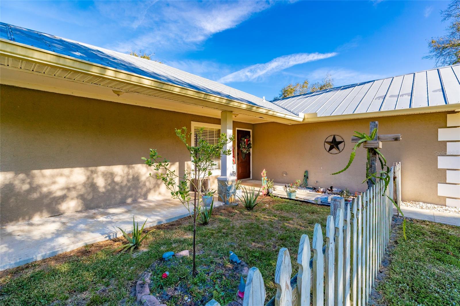 Image 4 of 30 For 6413 Peterson Road