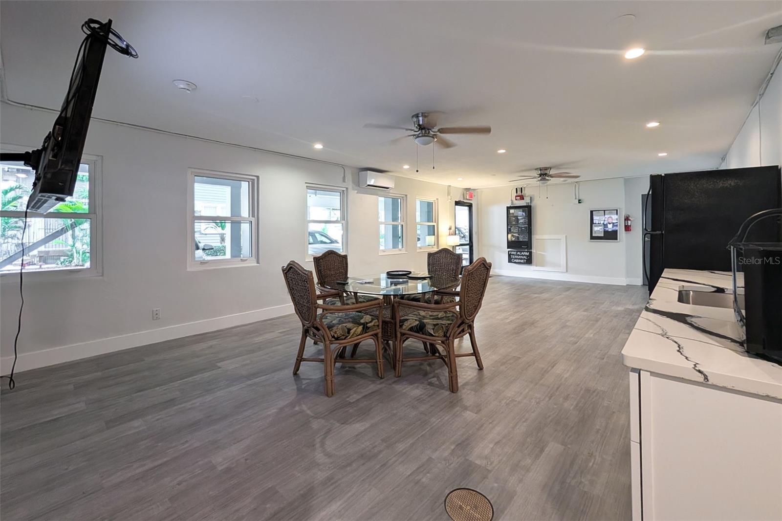 Image 25 of 32 For 841 4th Avenue N 67