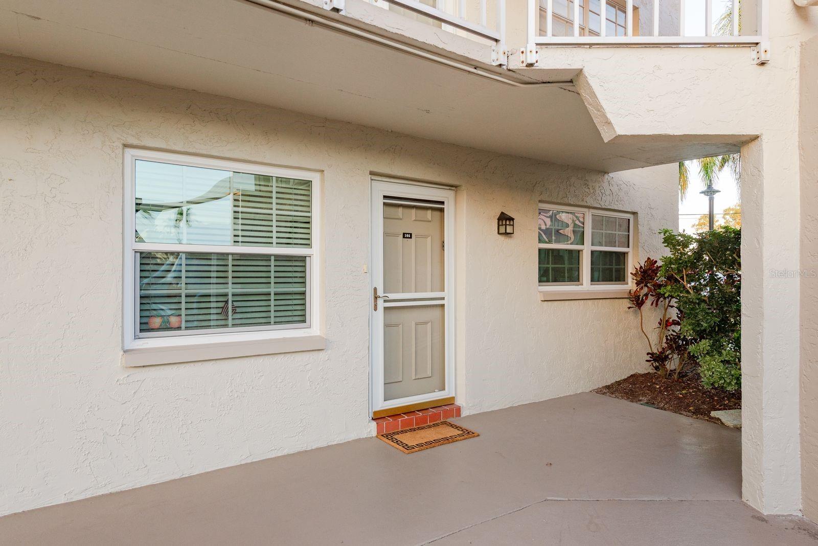 Image 2 of 27 For 952 Virginia Street 105