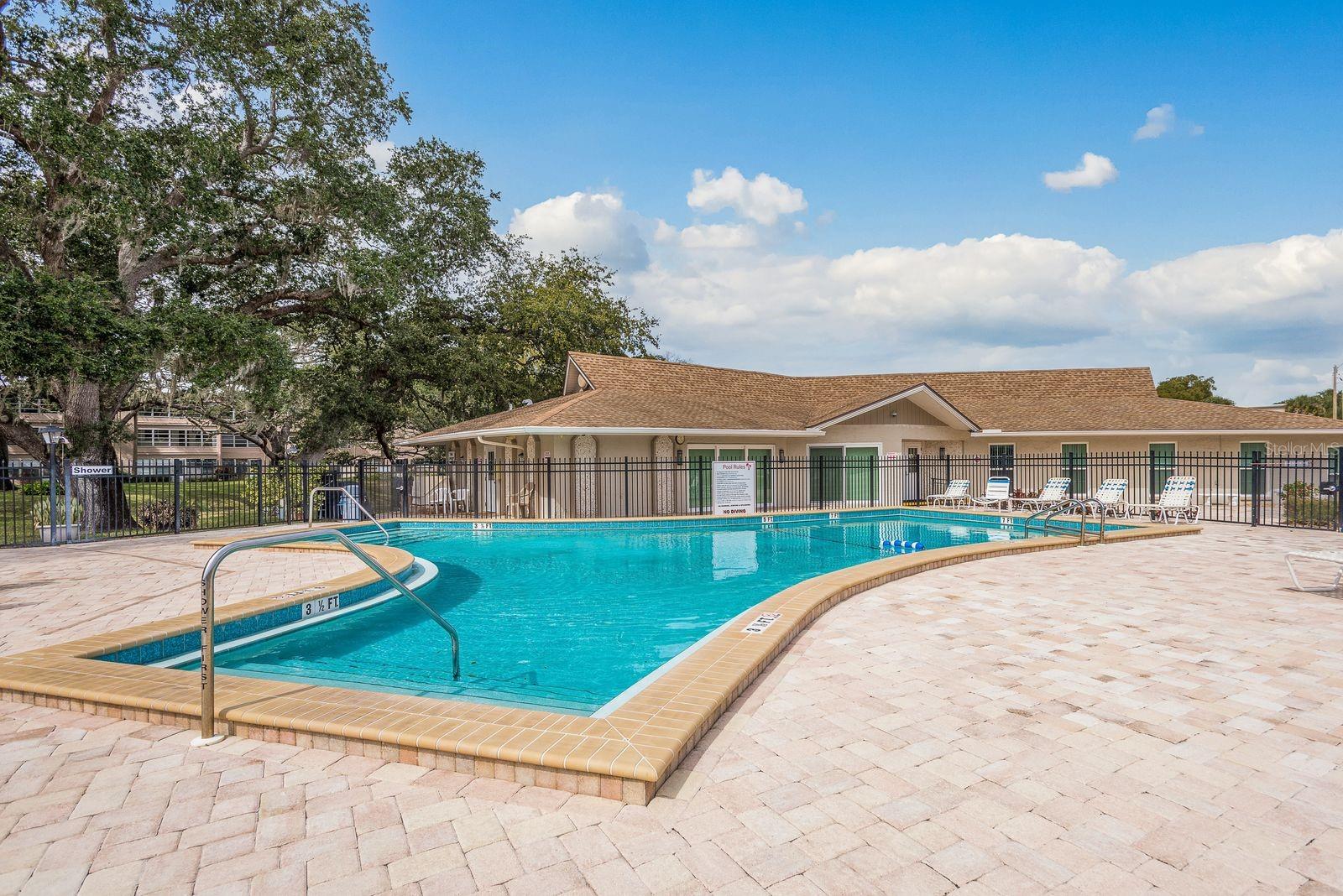 Image 21 of 27 For 952 Virginia Street 105