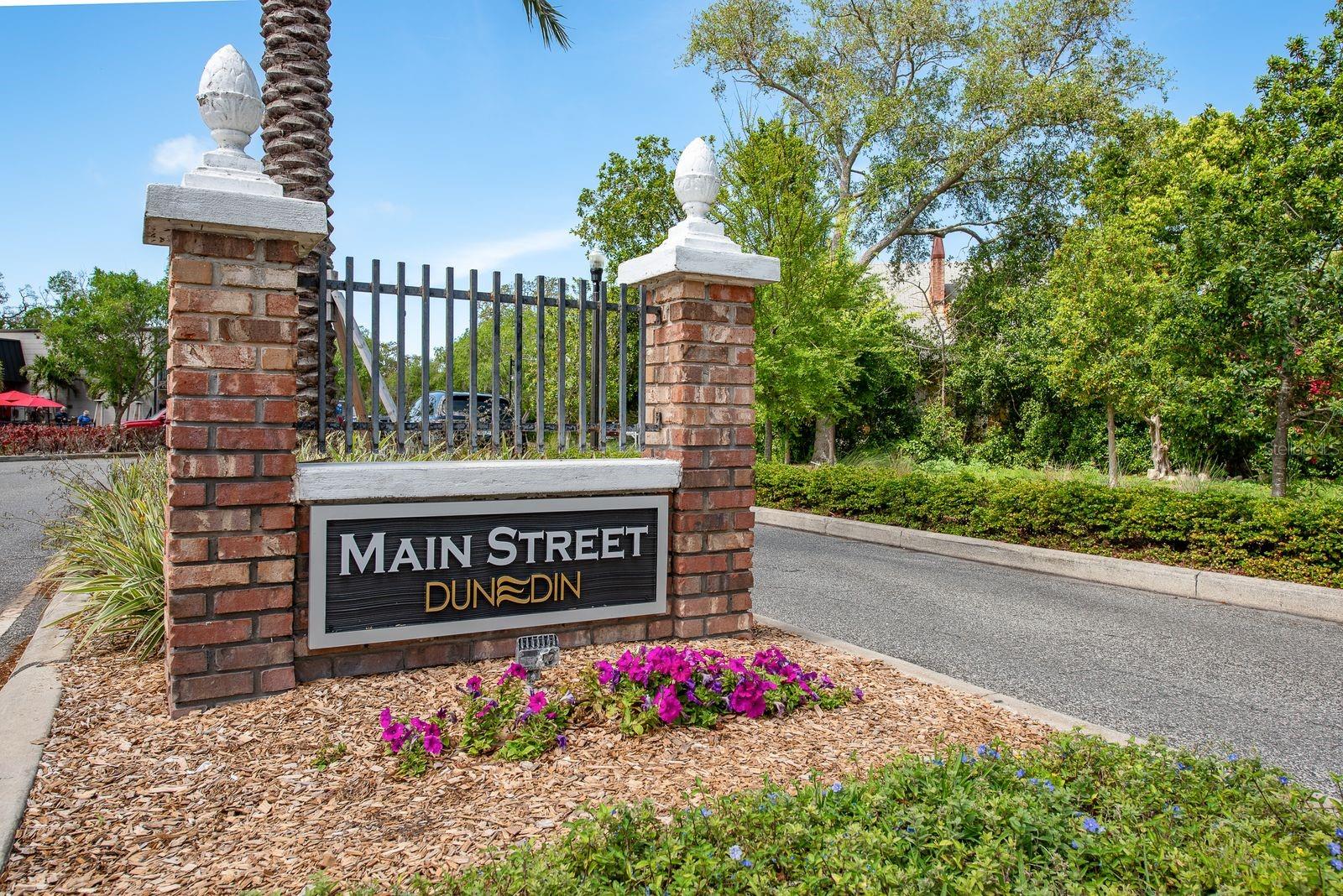 Image 24 of 27 For 952 Virginia Street 105