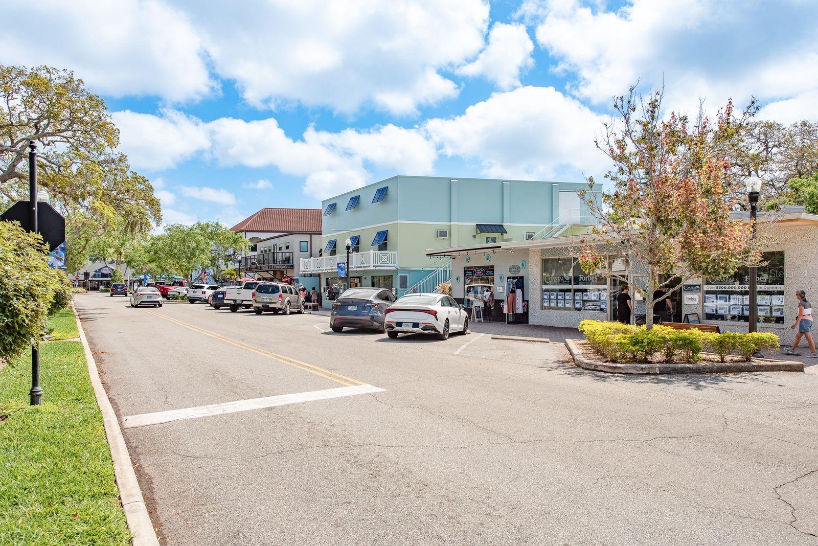 Image 26 of 27 For 952 Virginia Street 105