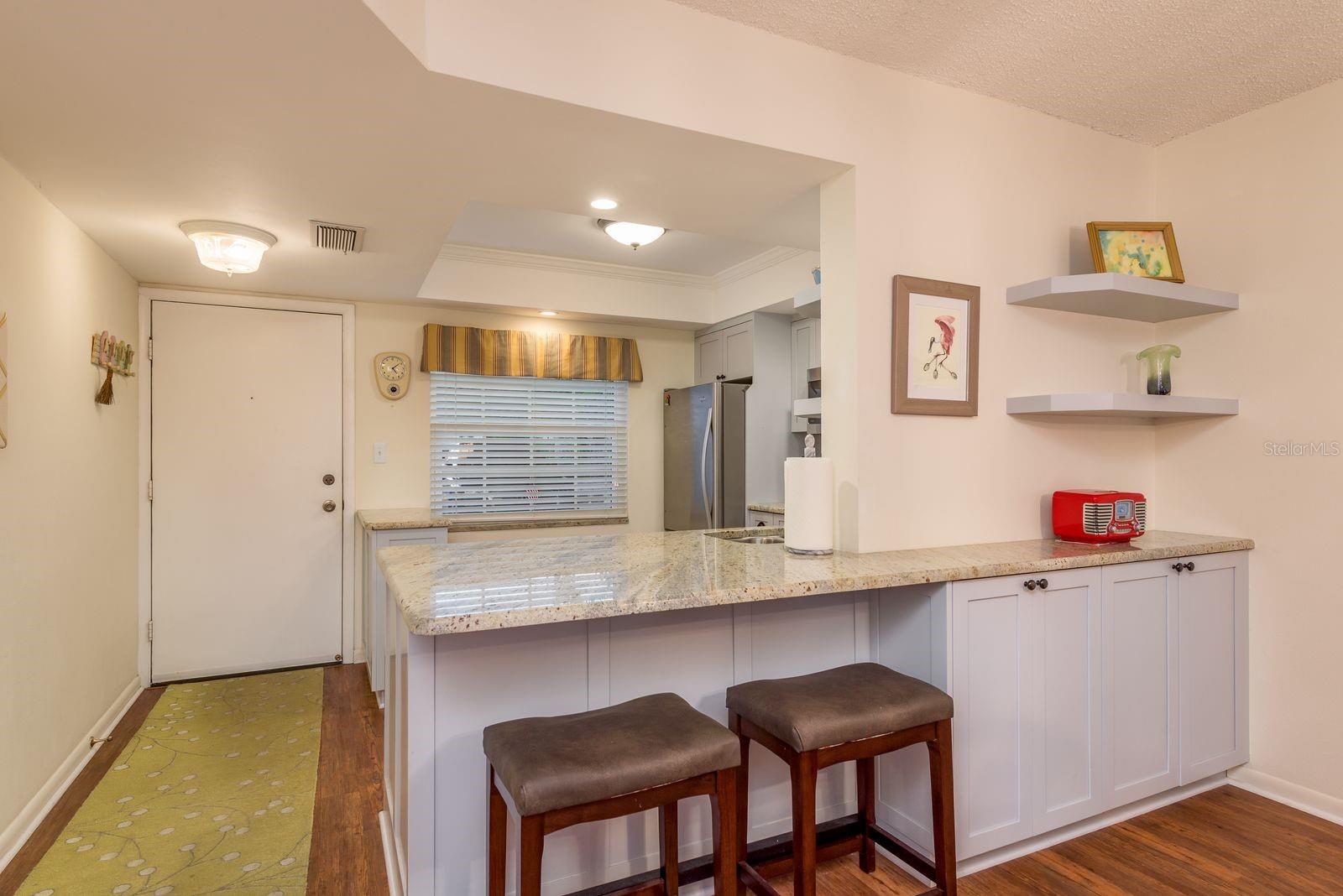 Image 6 of 27 For 952 Virginia Street 105