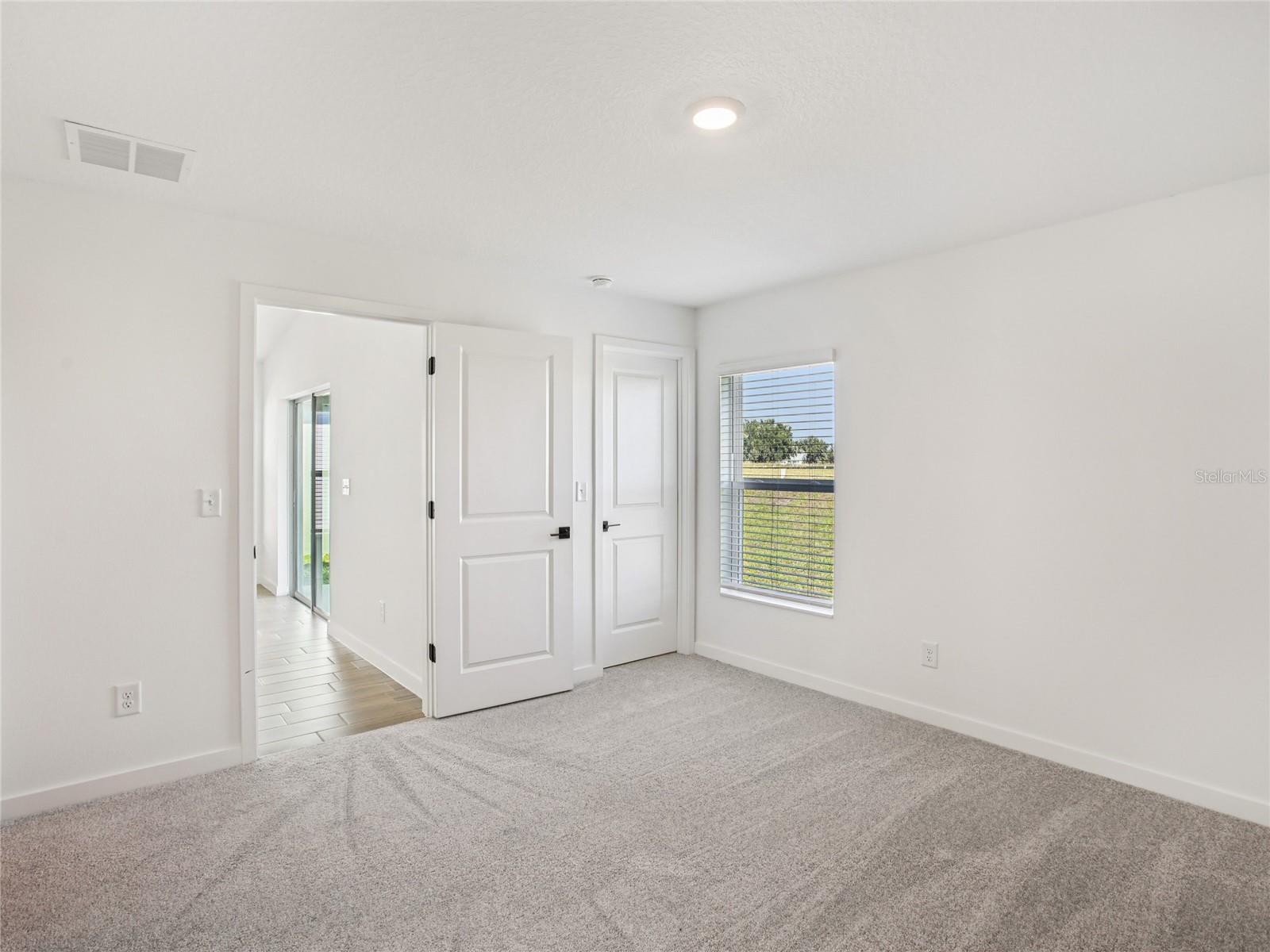 Listing photo id 4 for 29571 Fedora Circle