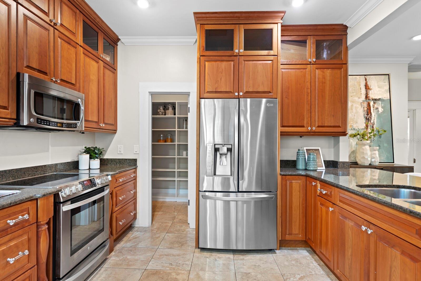 Listing photo id 8 for 1315 Moody Avenue