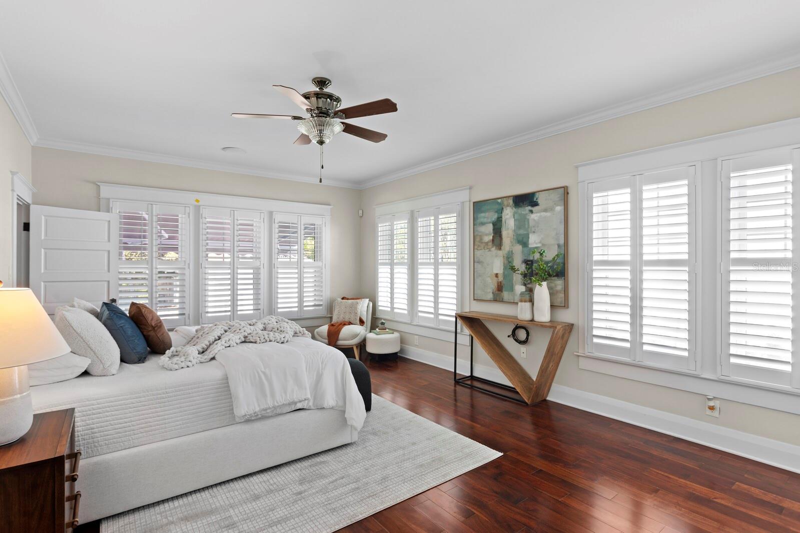 Listing photo id 11 for 1315 Moody Avenue