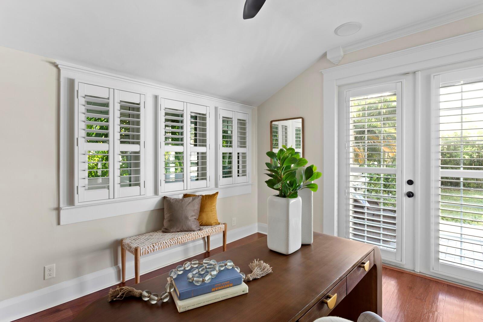 Listing photo id 20 for 1315 Moody Avenue