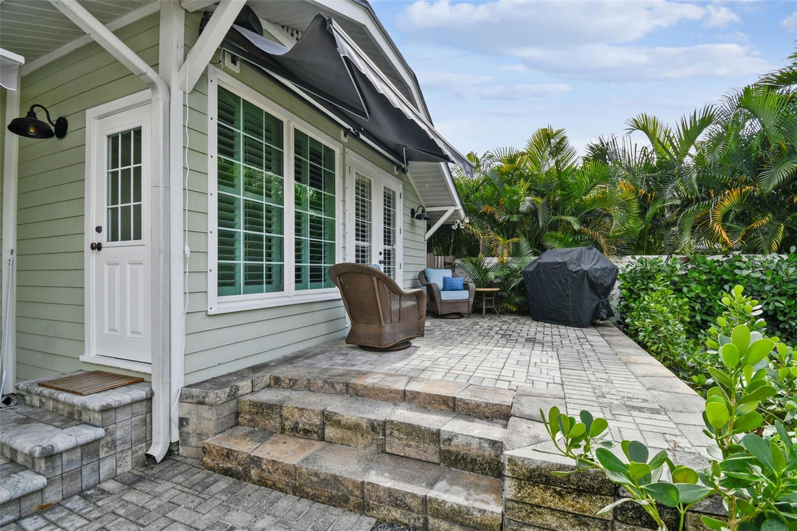 Listing photo id 23 for 1315 Moody Avenue