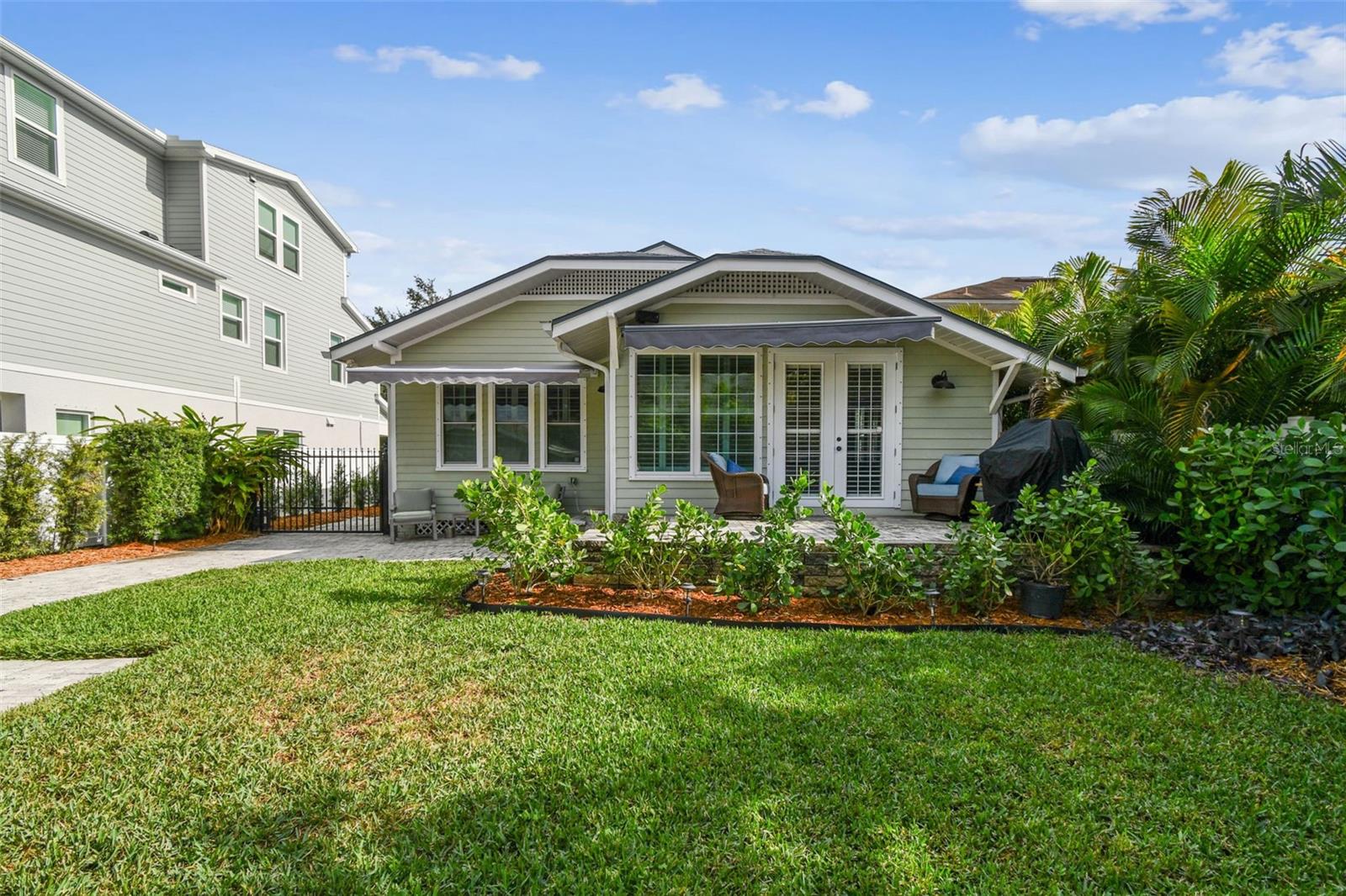 Listing photo id 24 for 1315 Moody Avenue