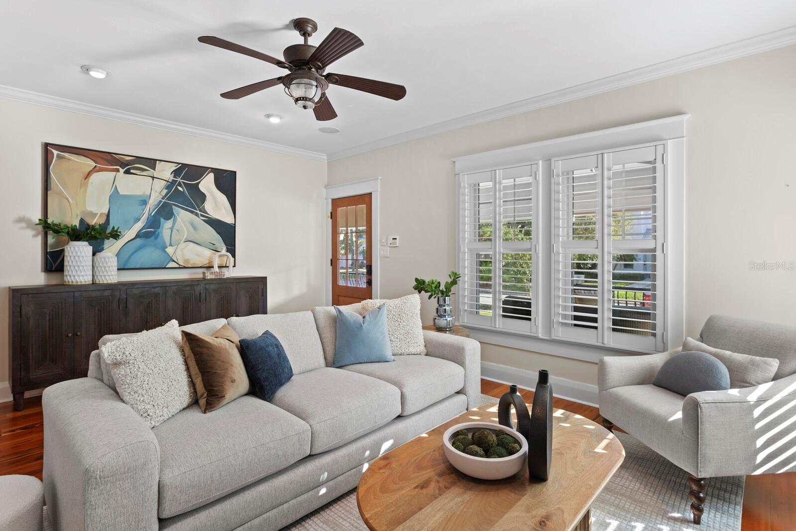 Listing photo id 1 for 1315 Moody Avenue