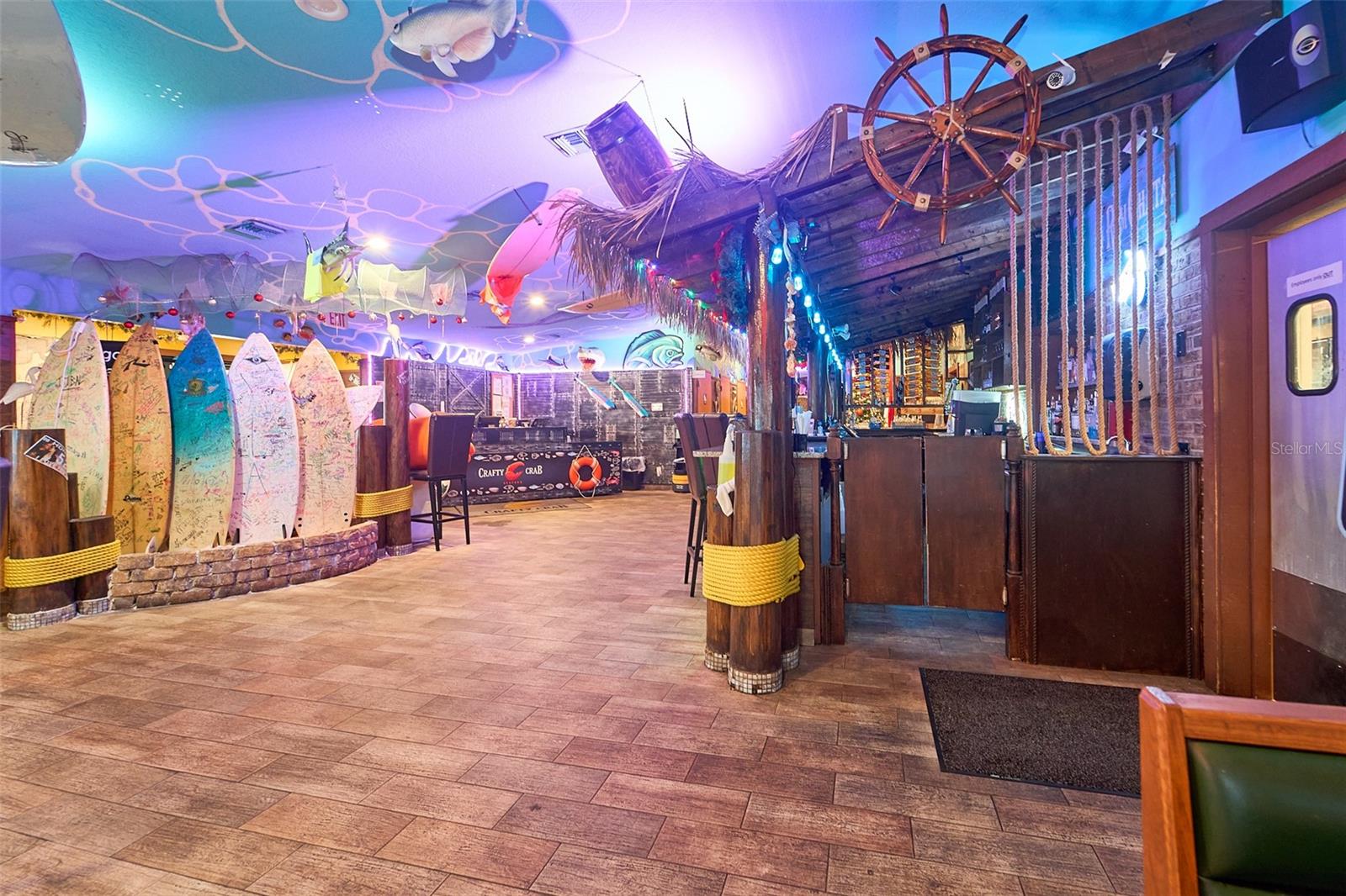 Image 11 of 33 For 704 Brandon Boulevard