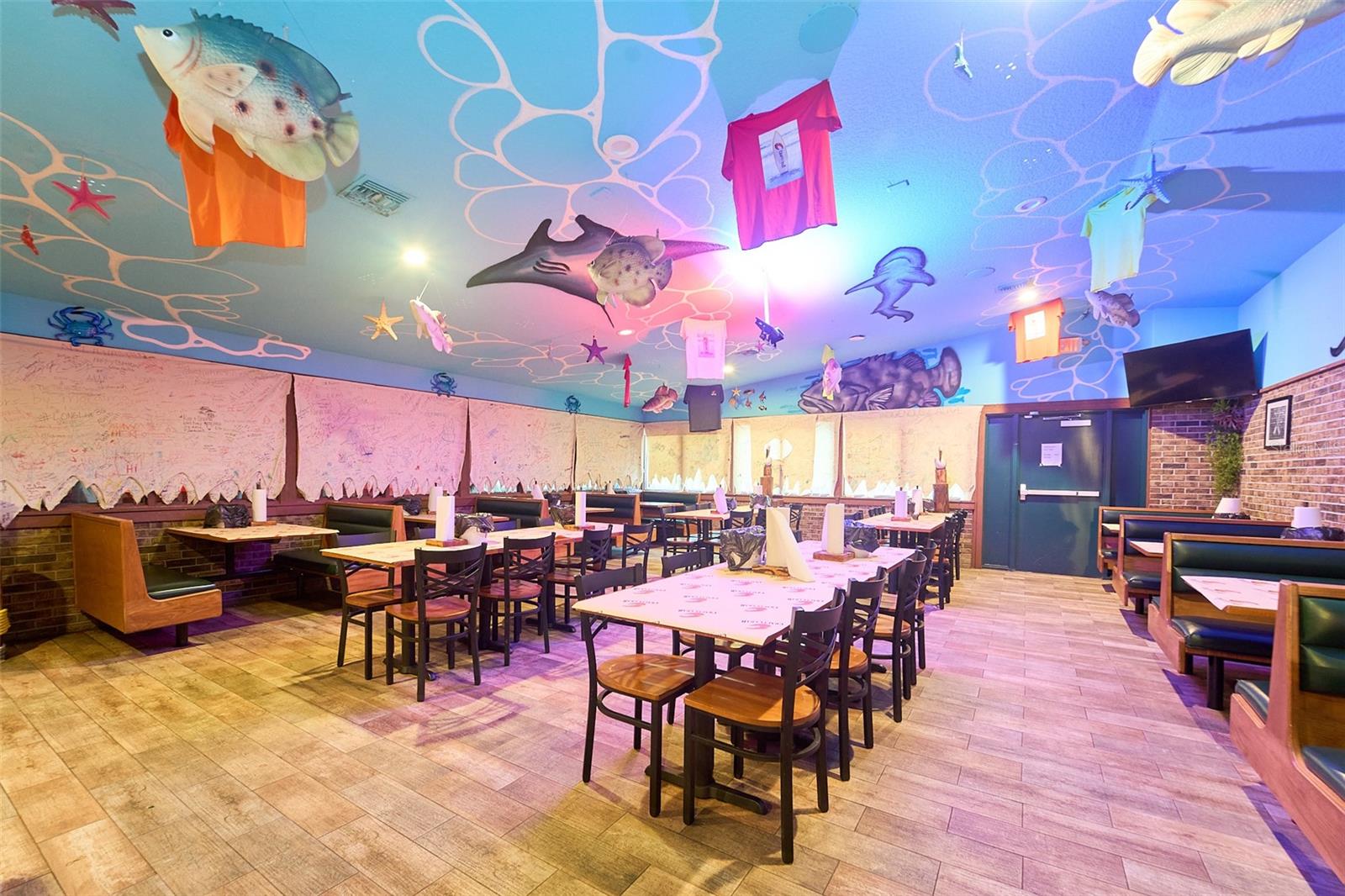 Image 20 of 33 For 704 Brandon Boulevard