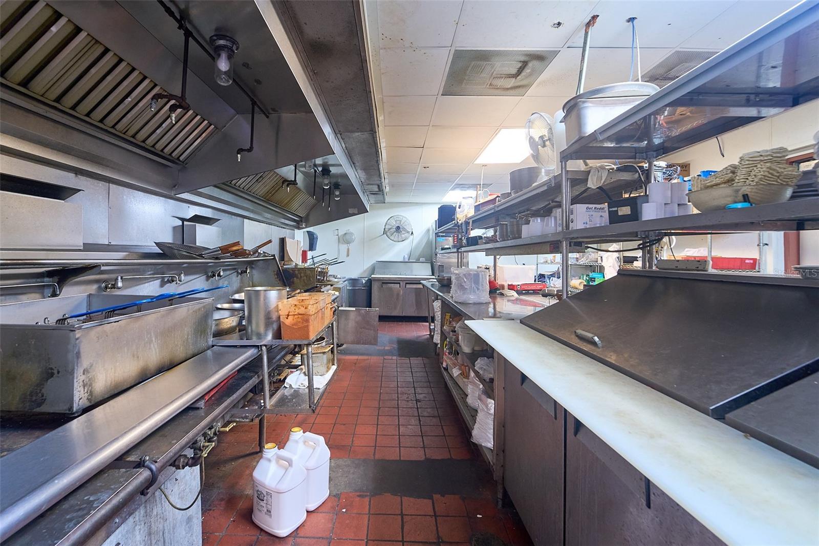 Image 27 of 33 For 704 Brandon Boulevard