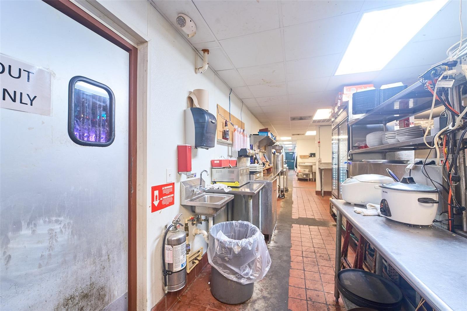 Image 29 of 33 For 704 Brandon Boulevard