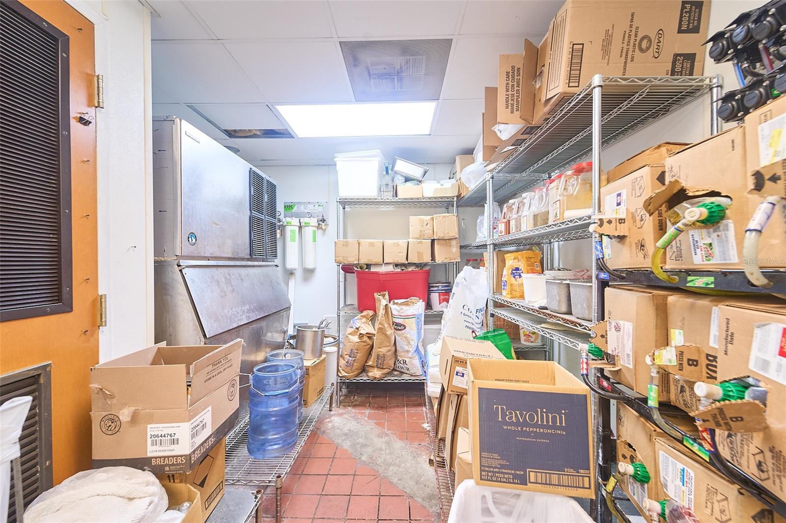 Image 30 of 33 For 704 Brandon Boulevard