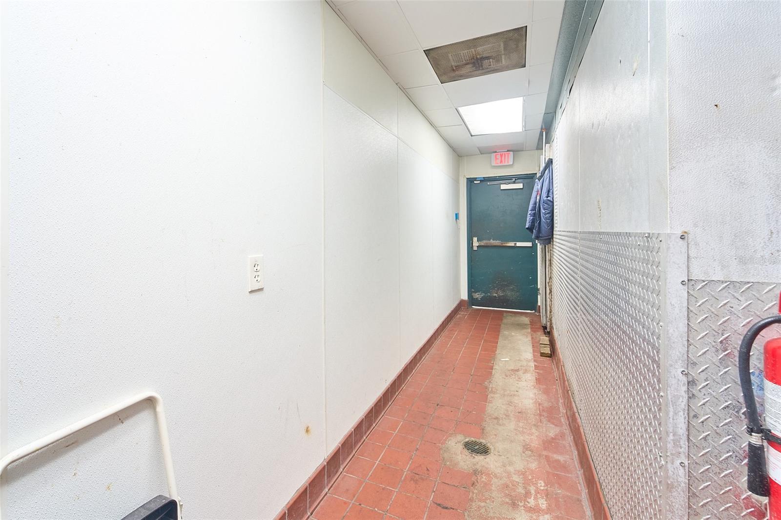 Image 33 of 33 For 704 Brandon Boulevard