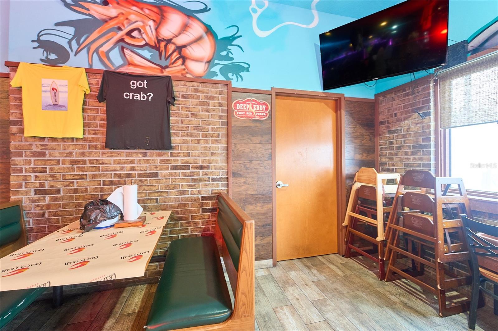 Image 9 of 33 For 704 Brandon Boulevard