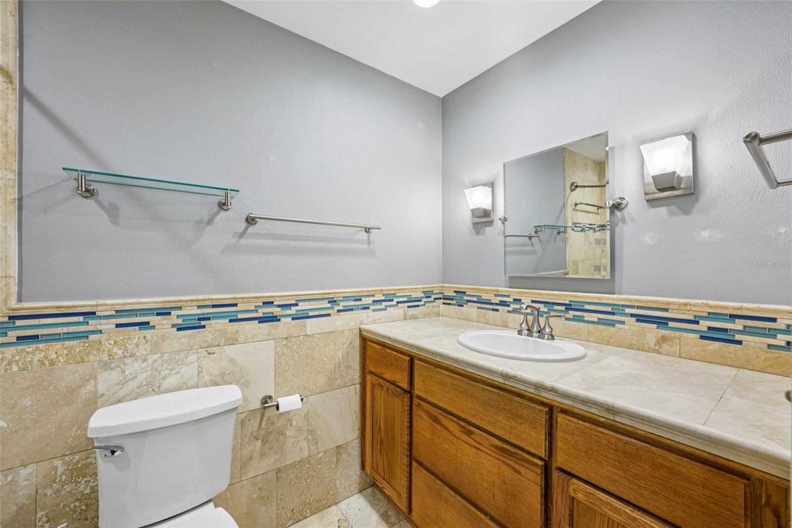 Image 14 of 26 For 2015 Ronald Circle