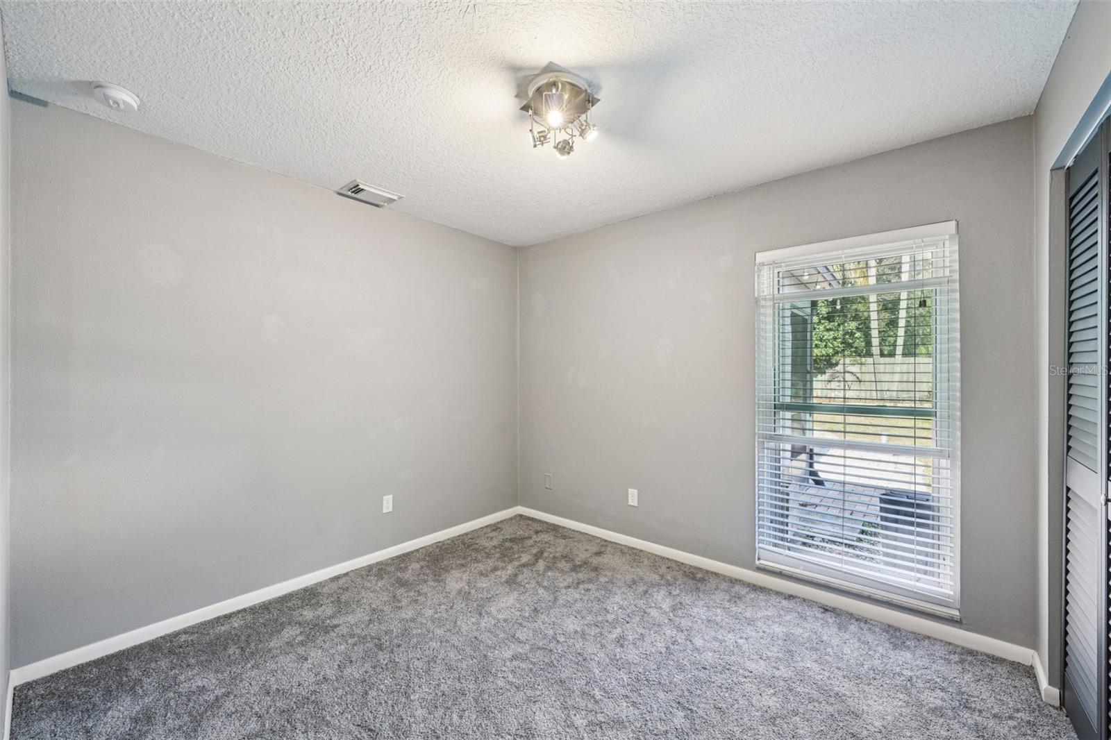 Image 16 of 26 For 2015 Ronald Circle