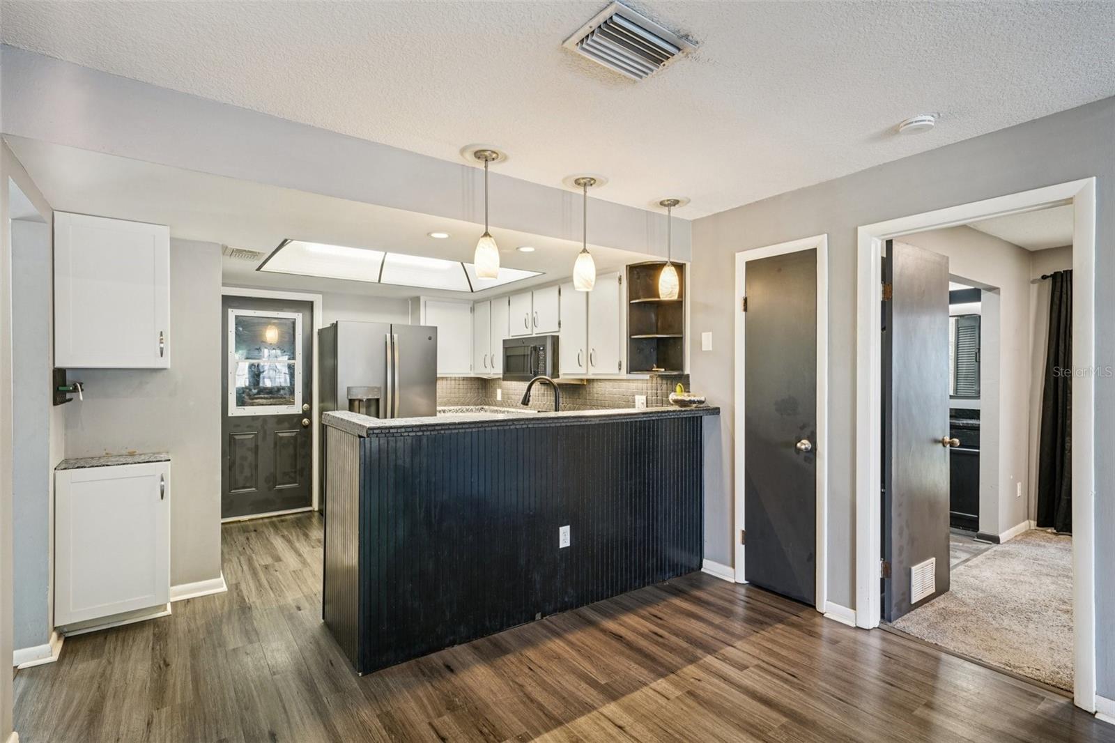 Image 8 of 26 For 2015 Ronald Circle