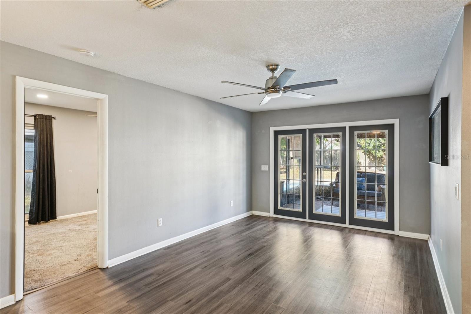 Image 9 of 26 For 2015 Ronald Circle