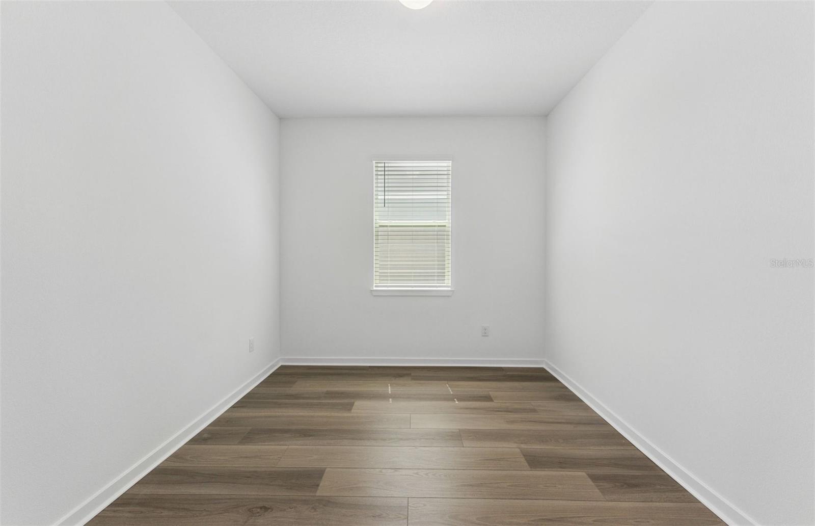 Image 15 of 24 For 37380 Clinch Circle