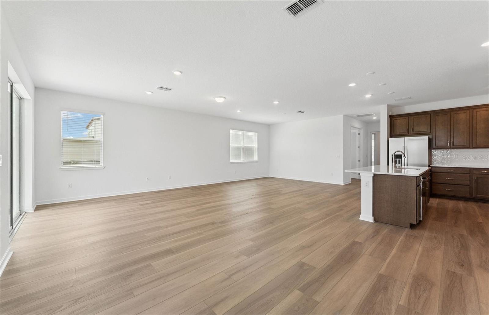 Image 5 of 24 For 37380 Clinch Circle