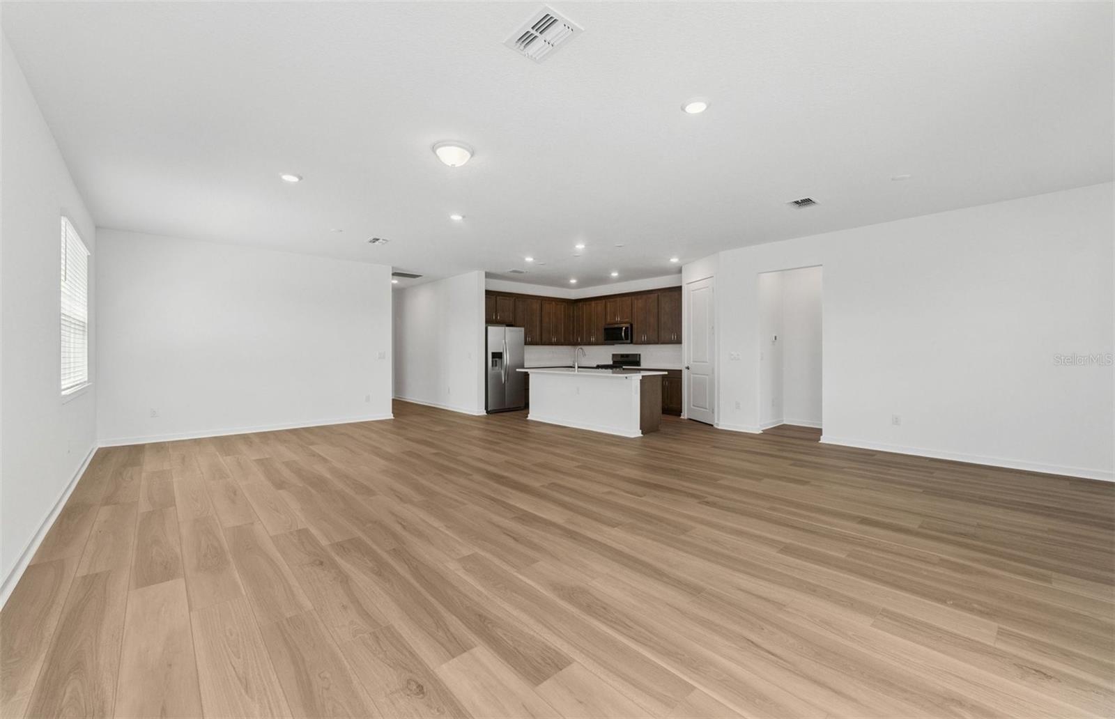 Image 7 of 24 For 37380 Clinch Circle