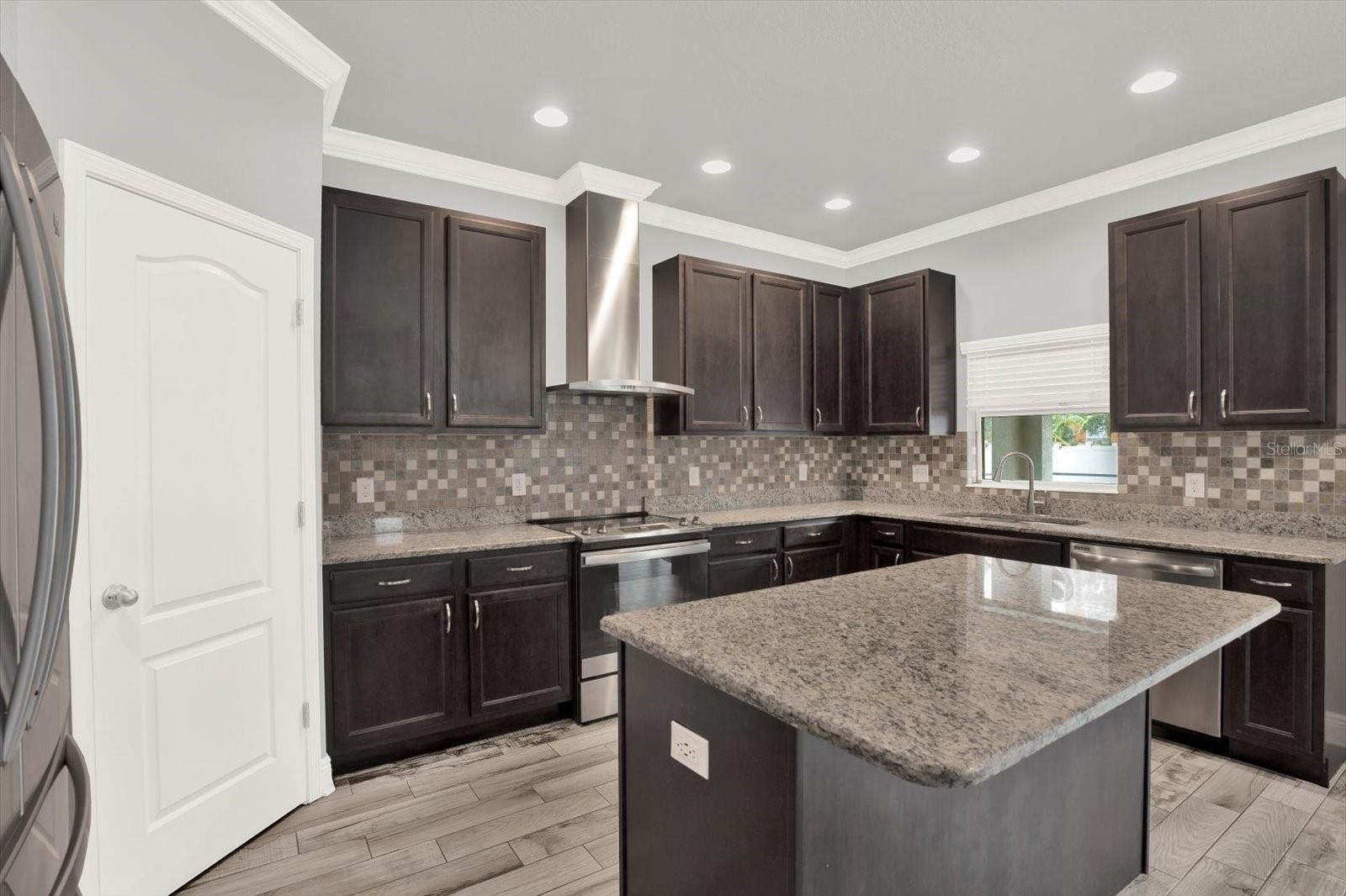 Image 10 of 32 For 10560 Lake Seminole Terrace