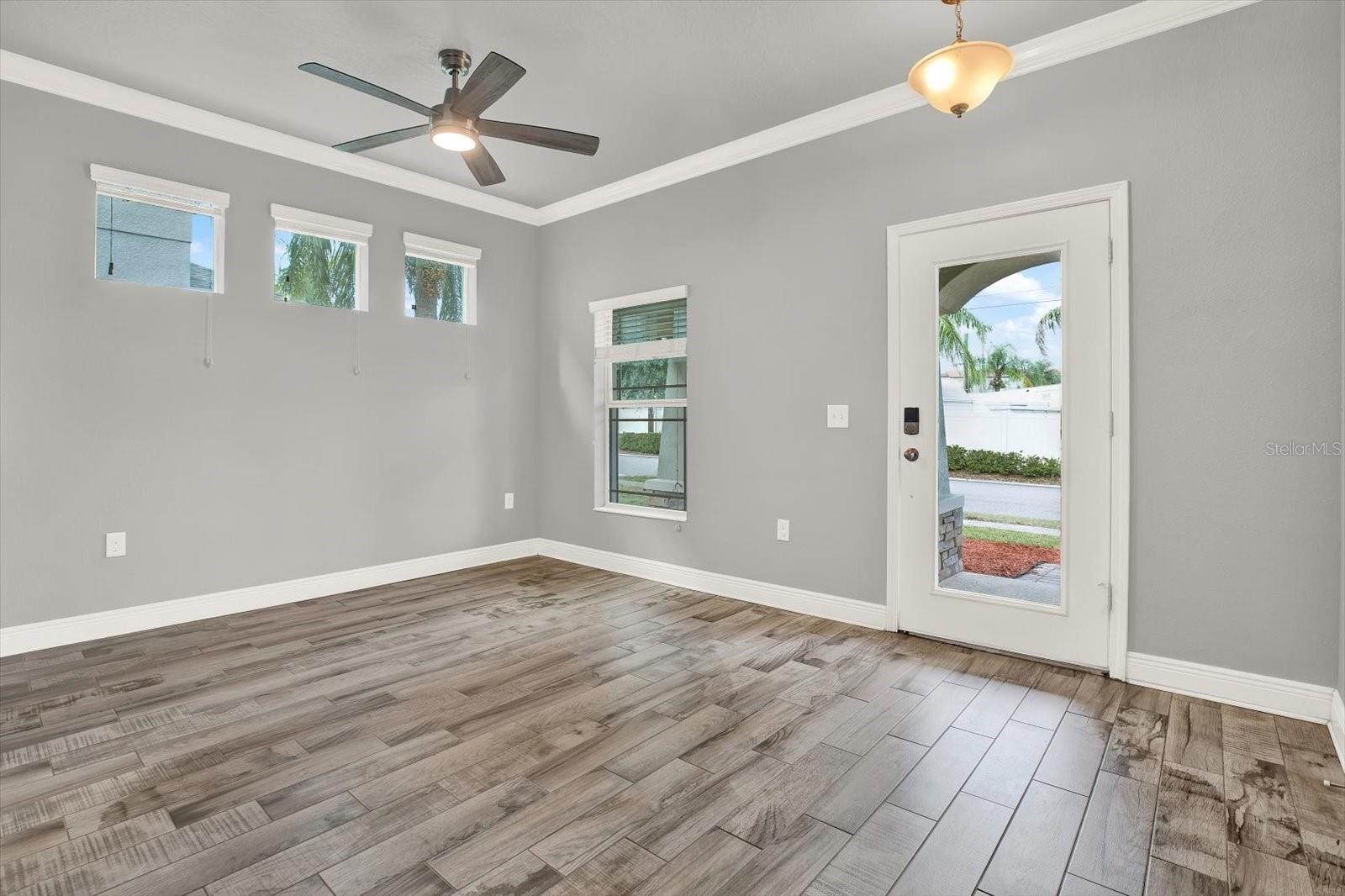 Image 11 of 32 For 10560 Lake Seminole Terrace