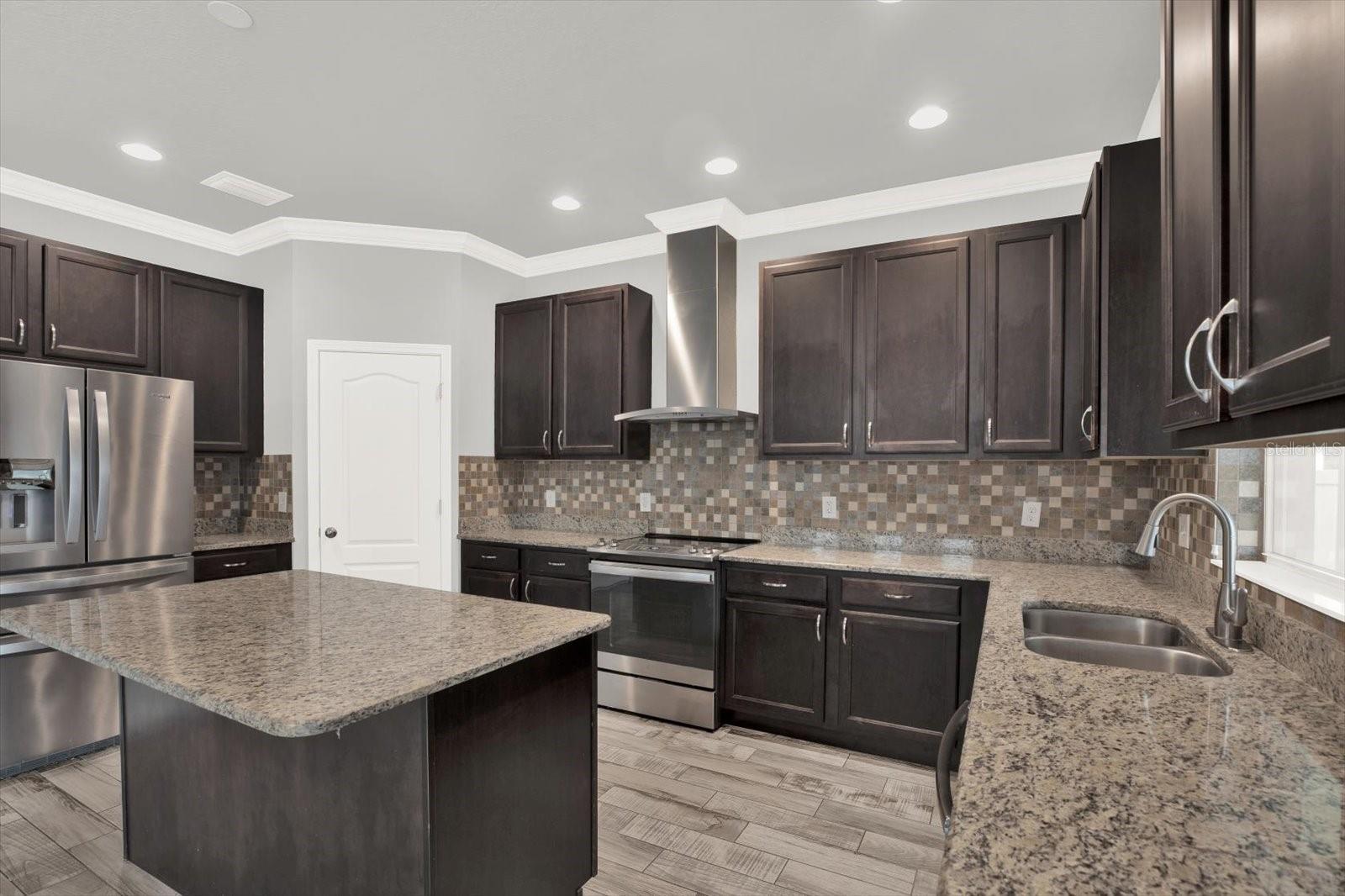 Image 9 of 32 For 10560 Lake Seminole Terrace