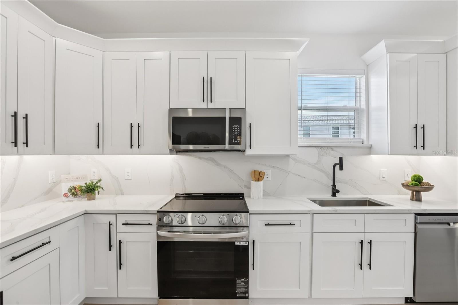 Image 18 of 55 For 2612 18th Ave