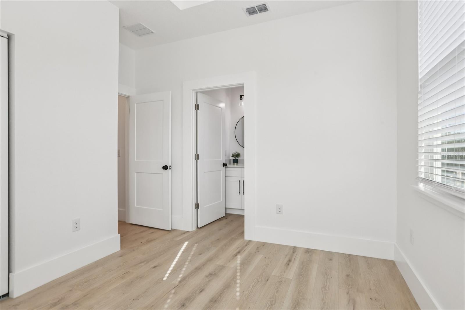 Image 34 of 55 For 2612 18th Ave