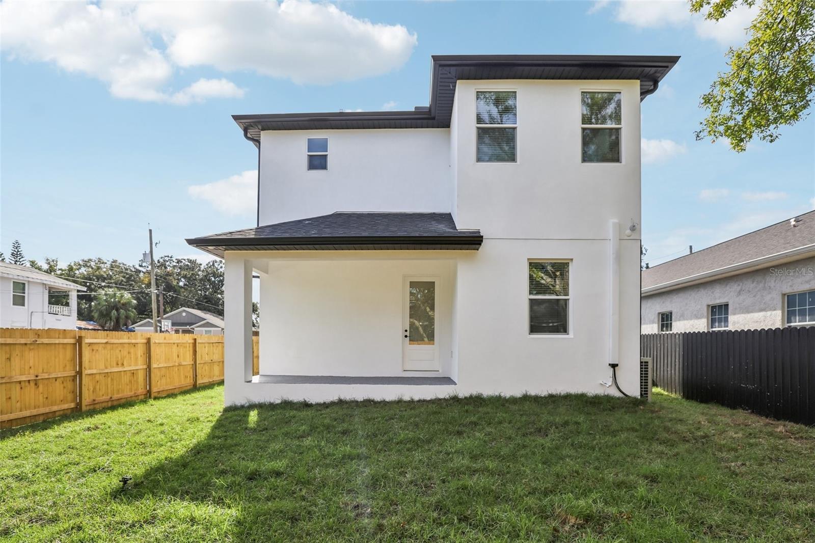 Image 36 of 55 For 2612 18th Ave