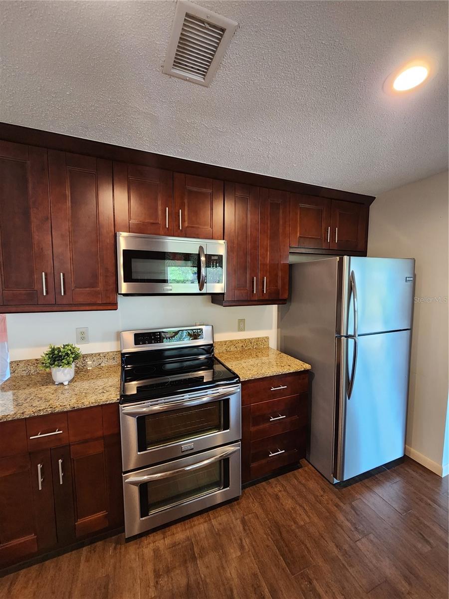 Image 6 of 37 For 9926 40th Street N