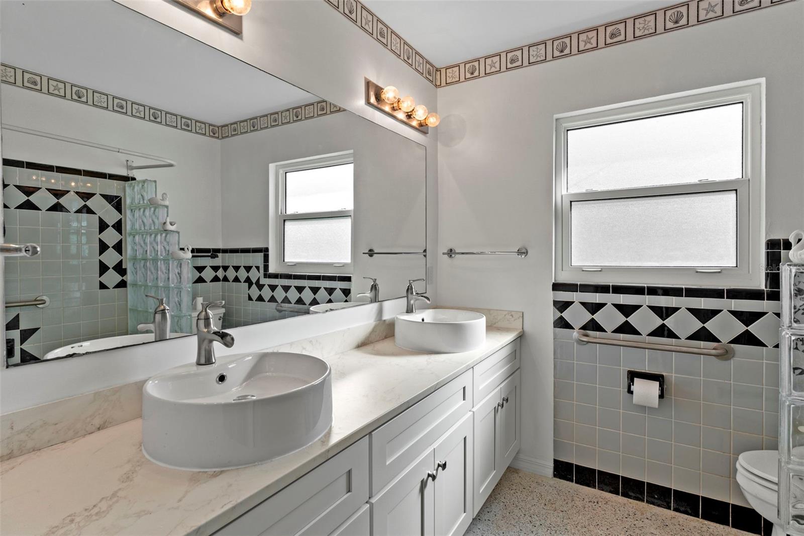 Image 21 of 35 For 9017 Petal Court