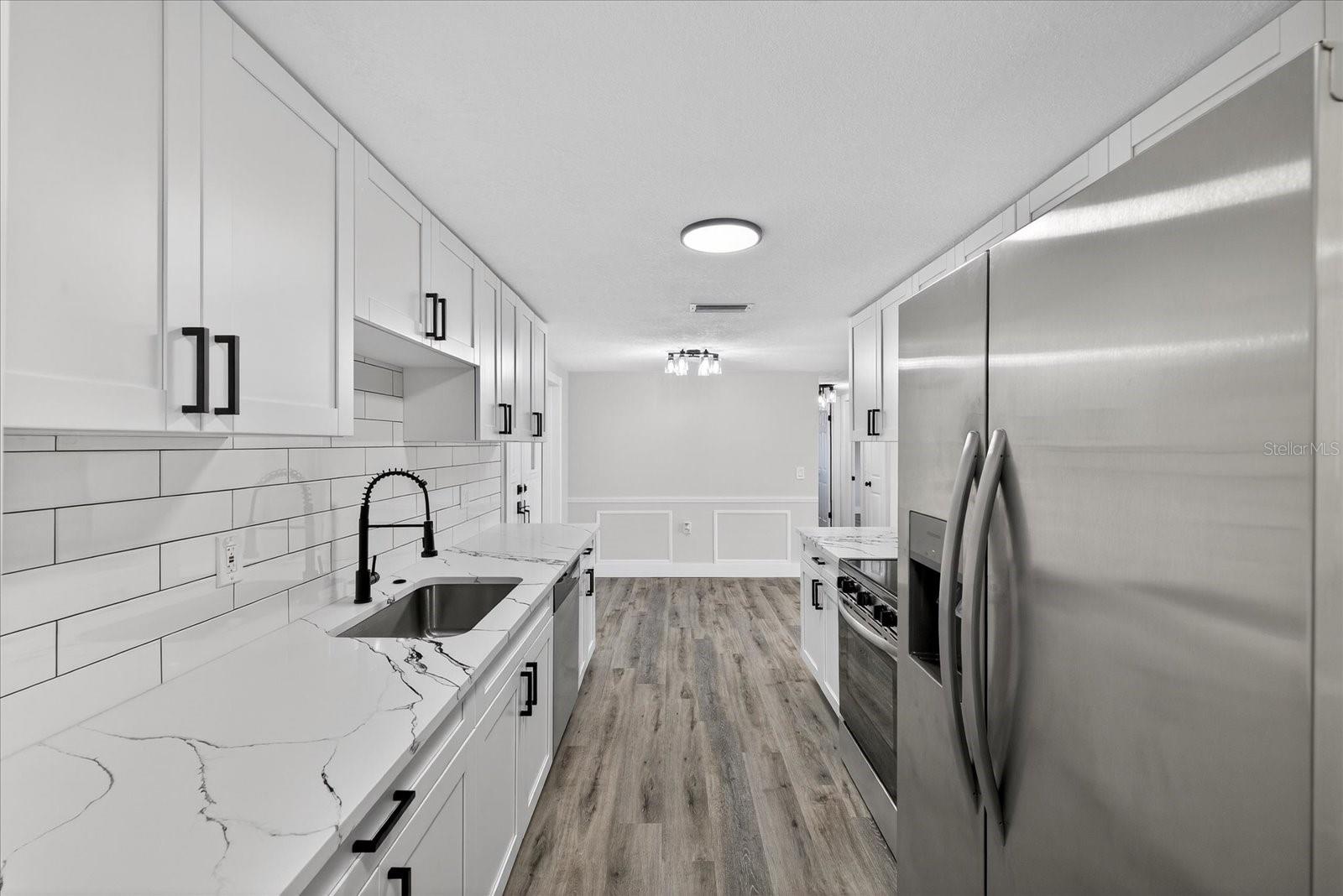 Image 12 of 52 For 5041 Moog Road