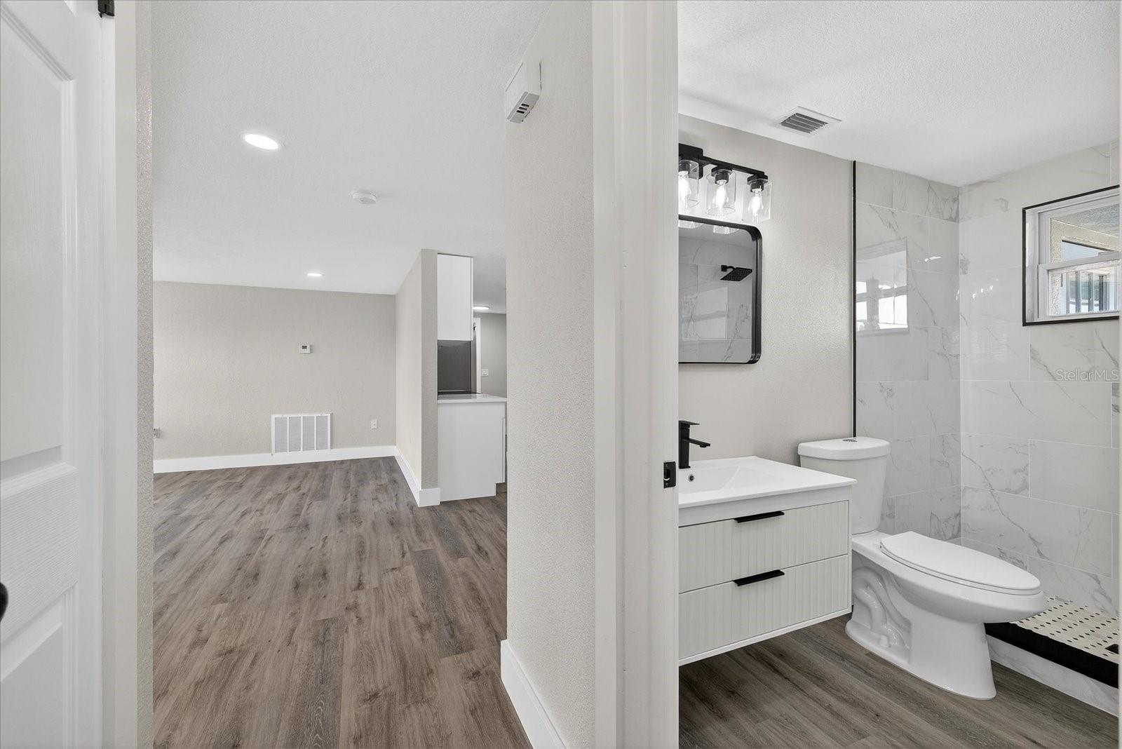 Image 23 of 52 For 5041 Moog Road